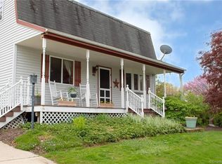 49 Joy Ln, Uncasville, CT 06382