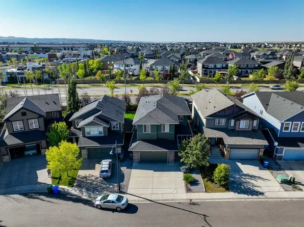 95 SE Evansdale Cmn NW, Calgary, AB T3P 0E6