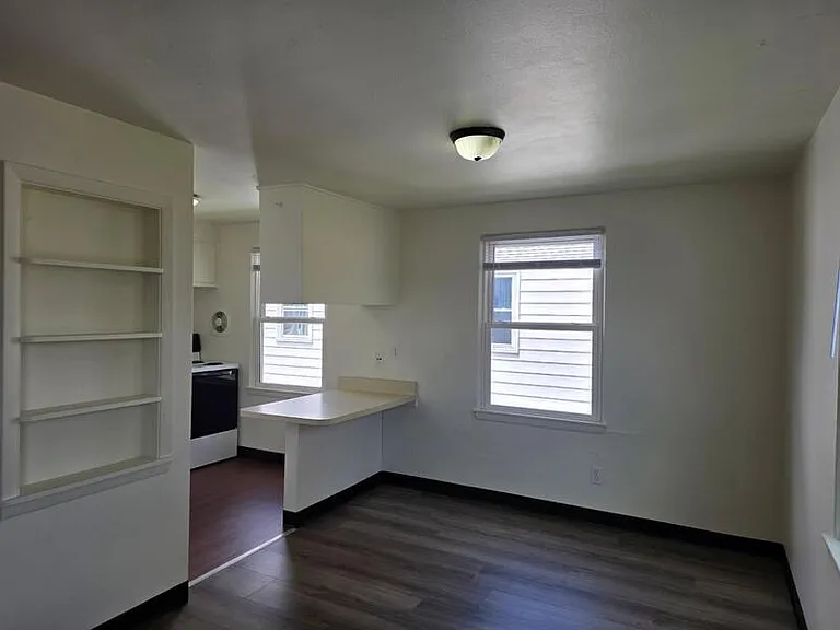 1095 Gillingham Rd #D — Photo 1