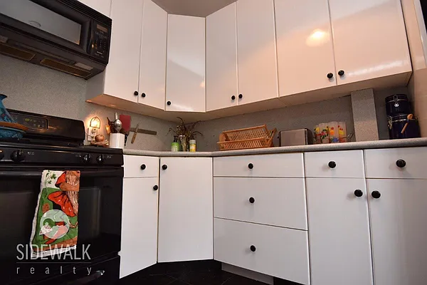 Rented by Sidewalk Realty LLC | media 14