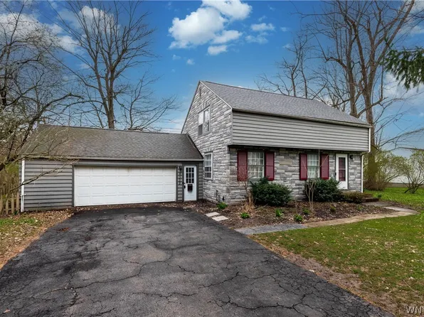 8525 Sunset Dr, Williamsville, NY 14221