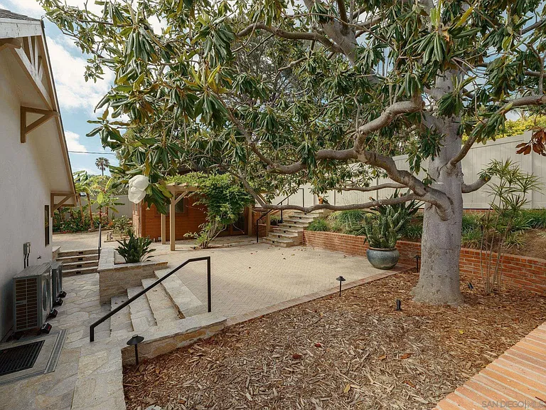 5503 Linda Rosa Ave — Photo 27