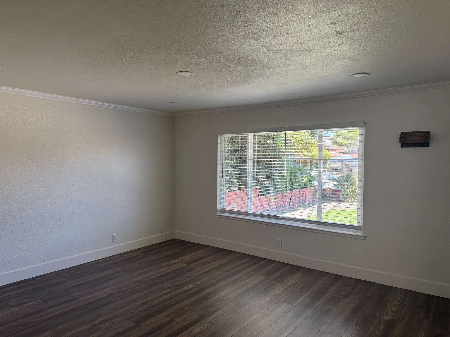 East valley home — Photo 2
