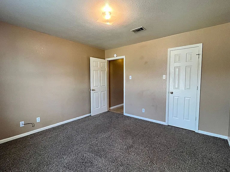 1007 Circle M Dr #C — Photo 9