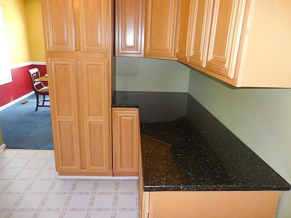5th image of 105 Johnson Dr