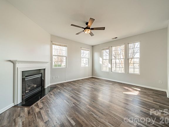 4th image of 18426 W Catawba Ave