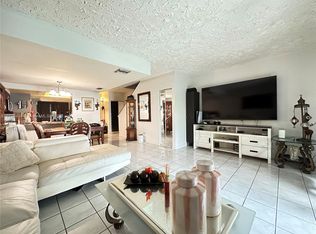 8969 Springtree Lakes Dr, Sunrise, FL 33351