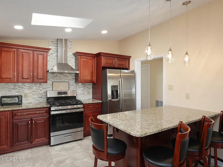 16 Pine Tree Ln — Photo 10