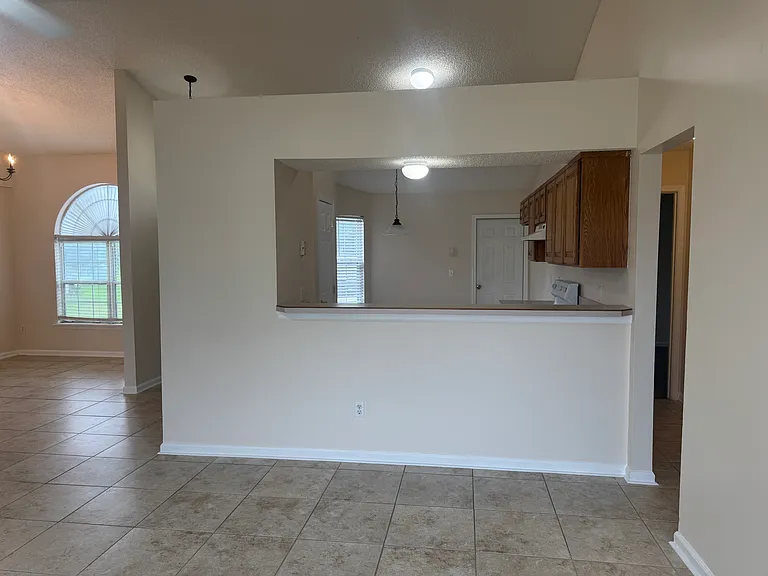 2182 Farm Way — Photo 2
