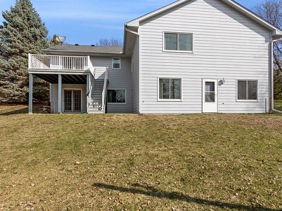 5th image of 889 Woodridge Dr S