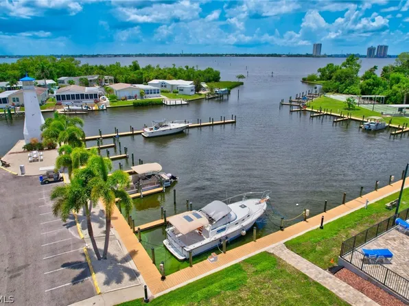 5554 Sir Walter Way, North Fort Myers, FL 33917