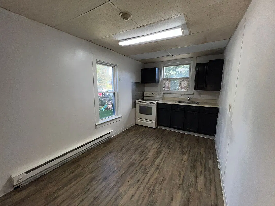 2 bed, 1.0 bath, 900 sqft, $1,400 — Photo 2