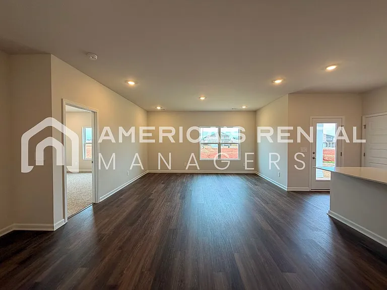 169 Keller Dr — Photo 17