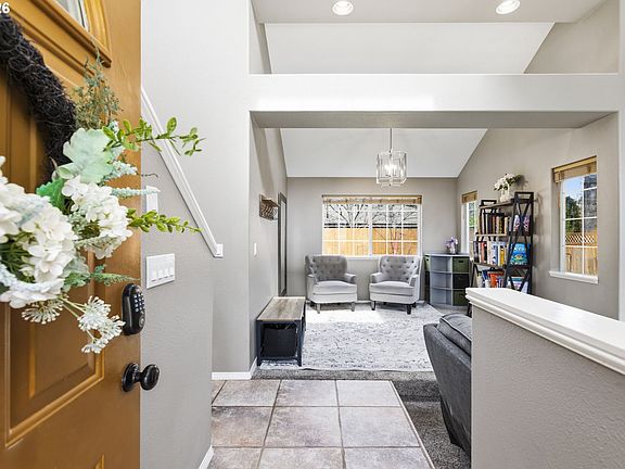 3rd image of 575 NW Queens Ct