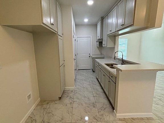 4th image of 43918 Red Valley Ave