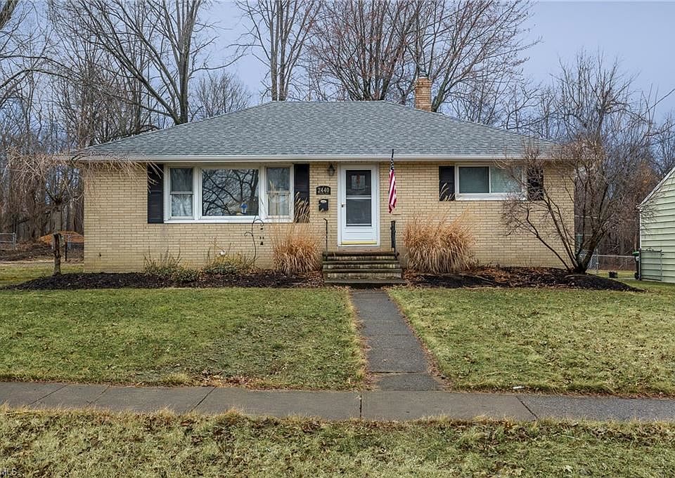 1st image of 2440 Stanford Dr