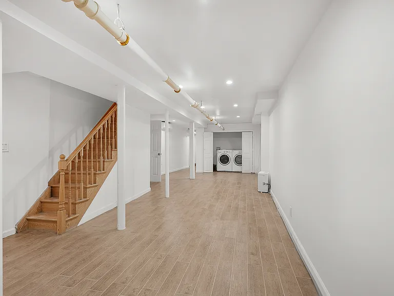 21-48 45th Ave #1L — Photo 7