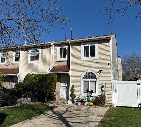 2nd image of 85 Amity Pl