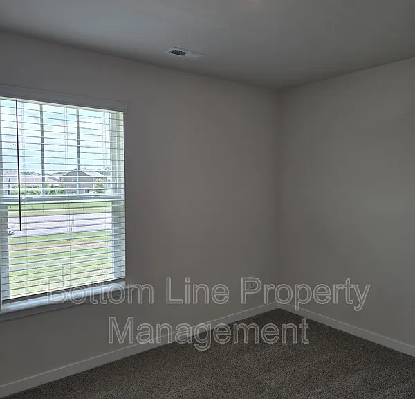 549 Blackpool Ct — Photo 31