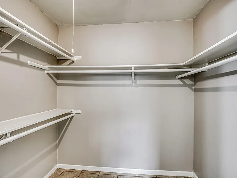6610 Rowell Ct — Photo 15