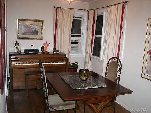 4th image of 931 Uniondale Ave