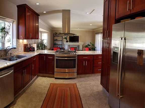 3rd image of 7450 Circle Hill Dr