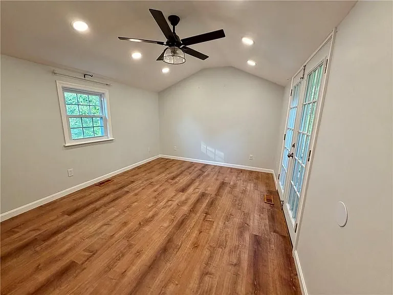 190 E Shore Dr — Photo 11