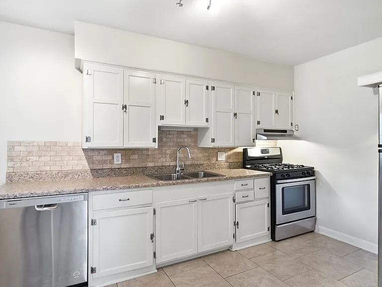 1695 Glenn Ave #C — Photo 16