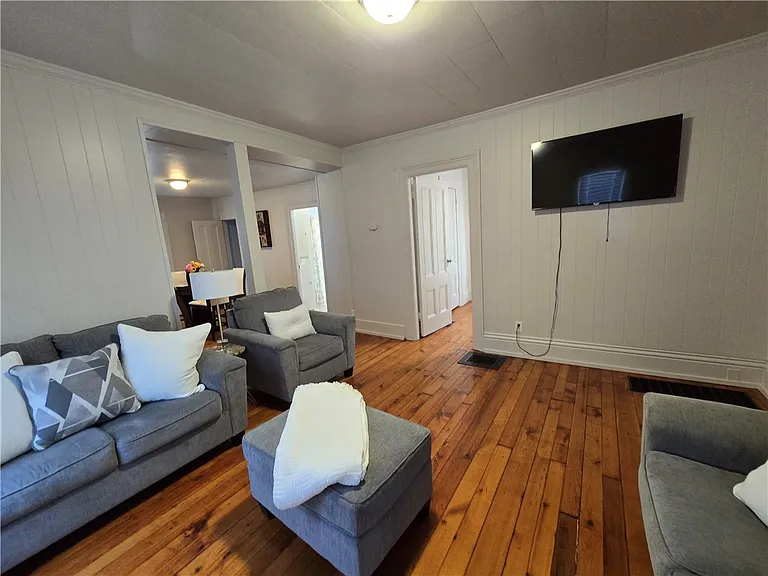 149 Champlain St — Photo 3