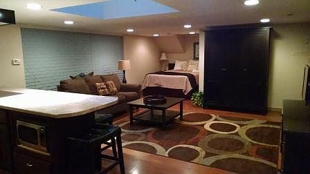 Living and sleeping alcove