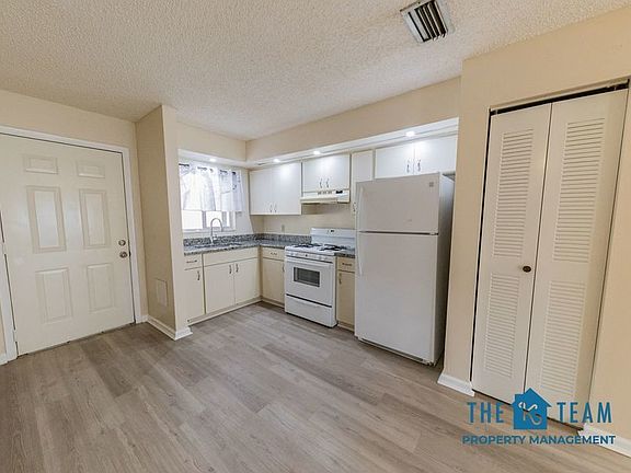 2nd image of 819 Orchid Springs Dr