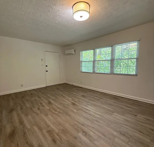 401 Clifton Rd NE #4 — Photo 6