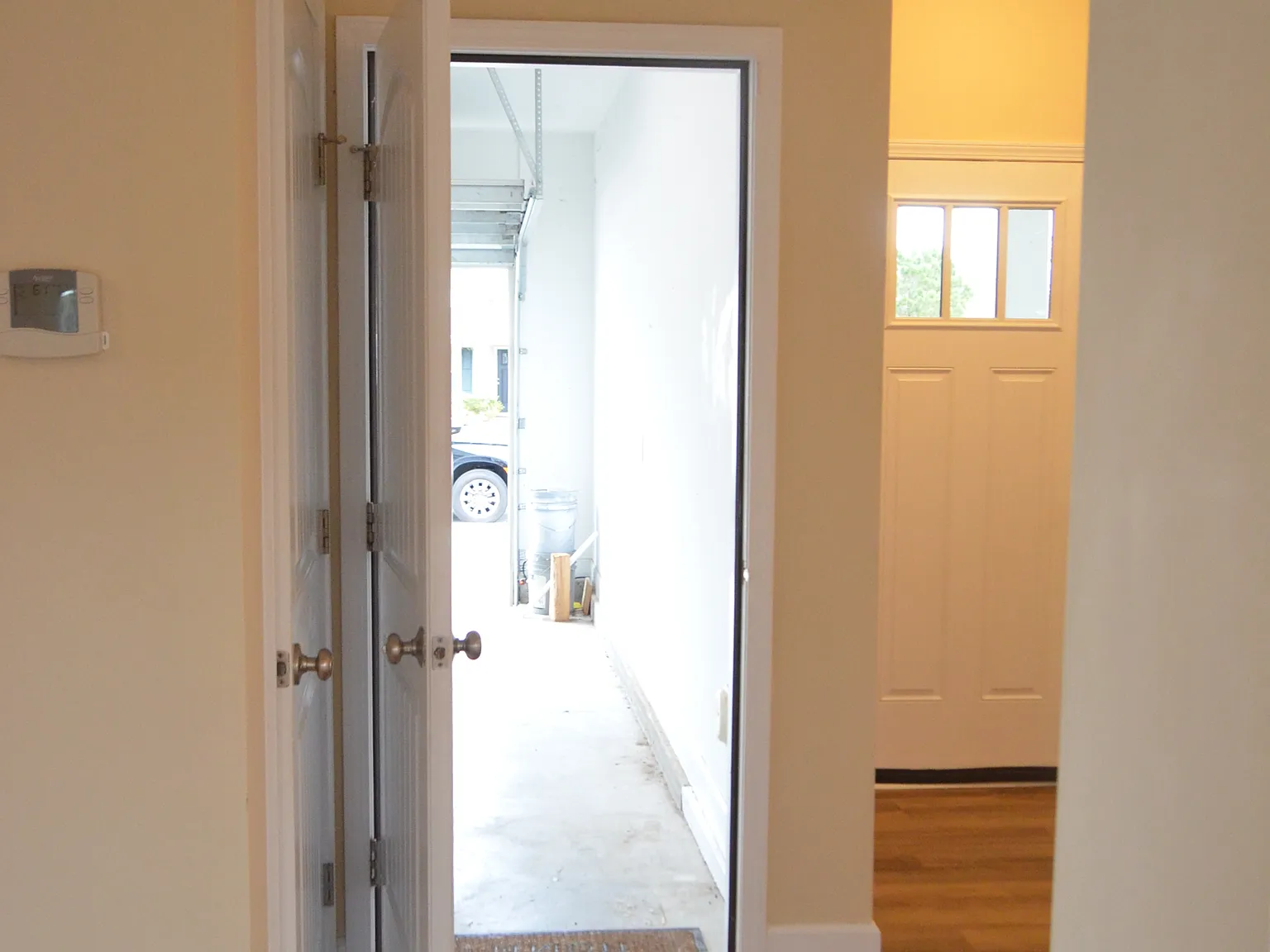4 bed, 2.5 bath, 2020 sqft, $2,500 — Photo 3