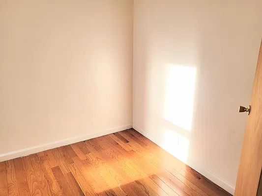 Rented by Virtual Real Estate | media 18