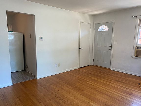 4th image of 2128 Lamar Ave #2