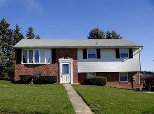 9 Logan Heights Rd, York, PA 17403