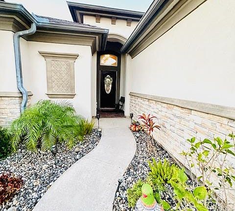3rd image of 12 Valdarama Dr