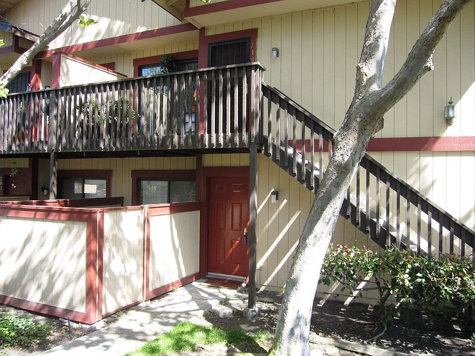 1st image of 217 Entrada Plz