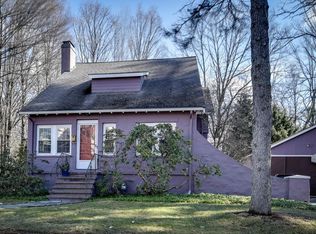 62 Seaver St, Wellesley, MA 02481