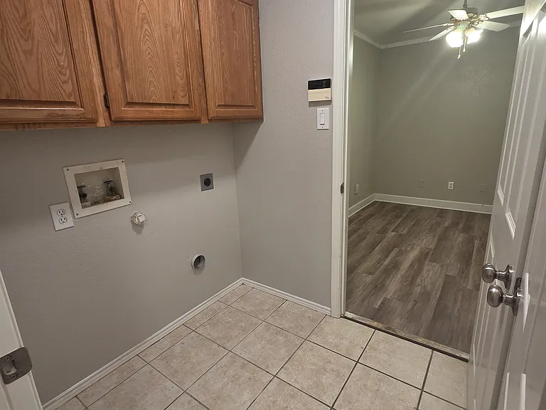 3304 Sparta Dr — Photo 21