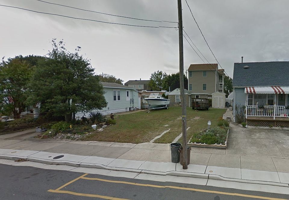 1st image of 144 W Hildreth Ave