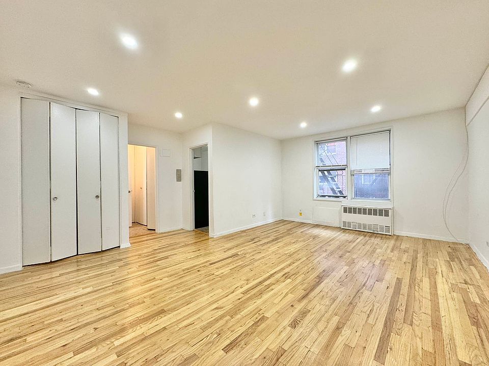 1st image of 144-14 Barclay Ave #2