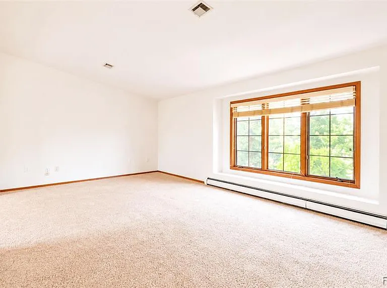 2232 London Bridge Dr #42 — Photo 2