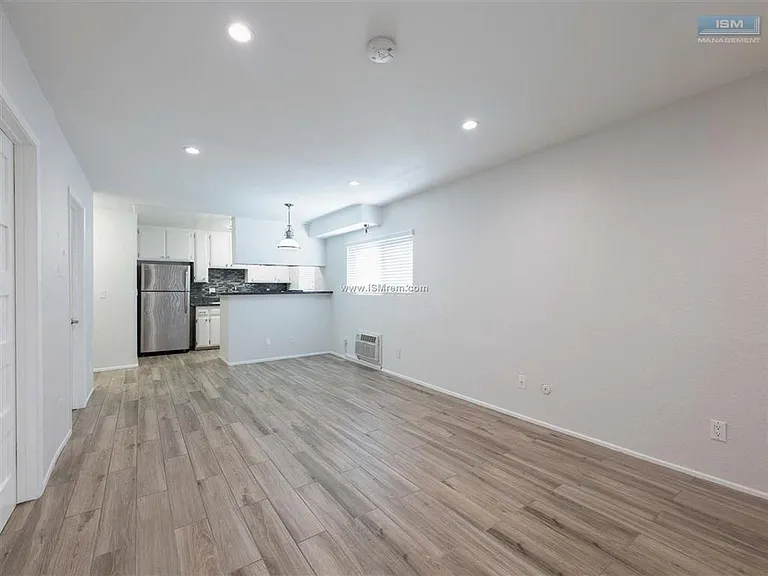 14417 Tiara St — Photo 18