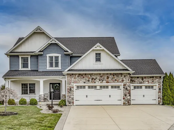 1501 Galapagos Dr, Fort Wayne, IN 46804
