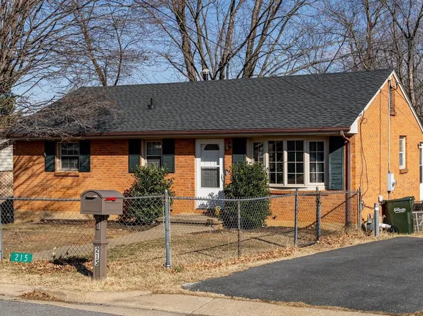 215 George St, Staunton, VA 24401