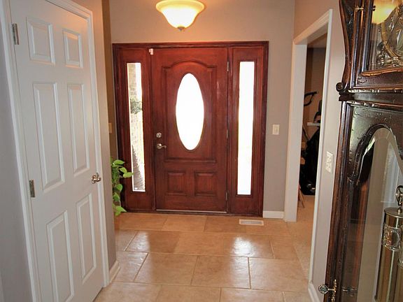 5th image of 380 Christina Way