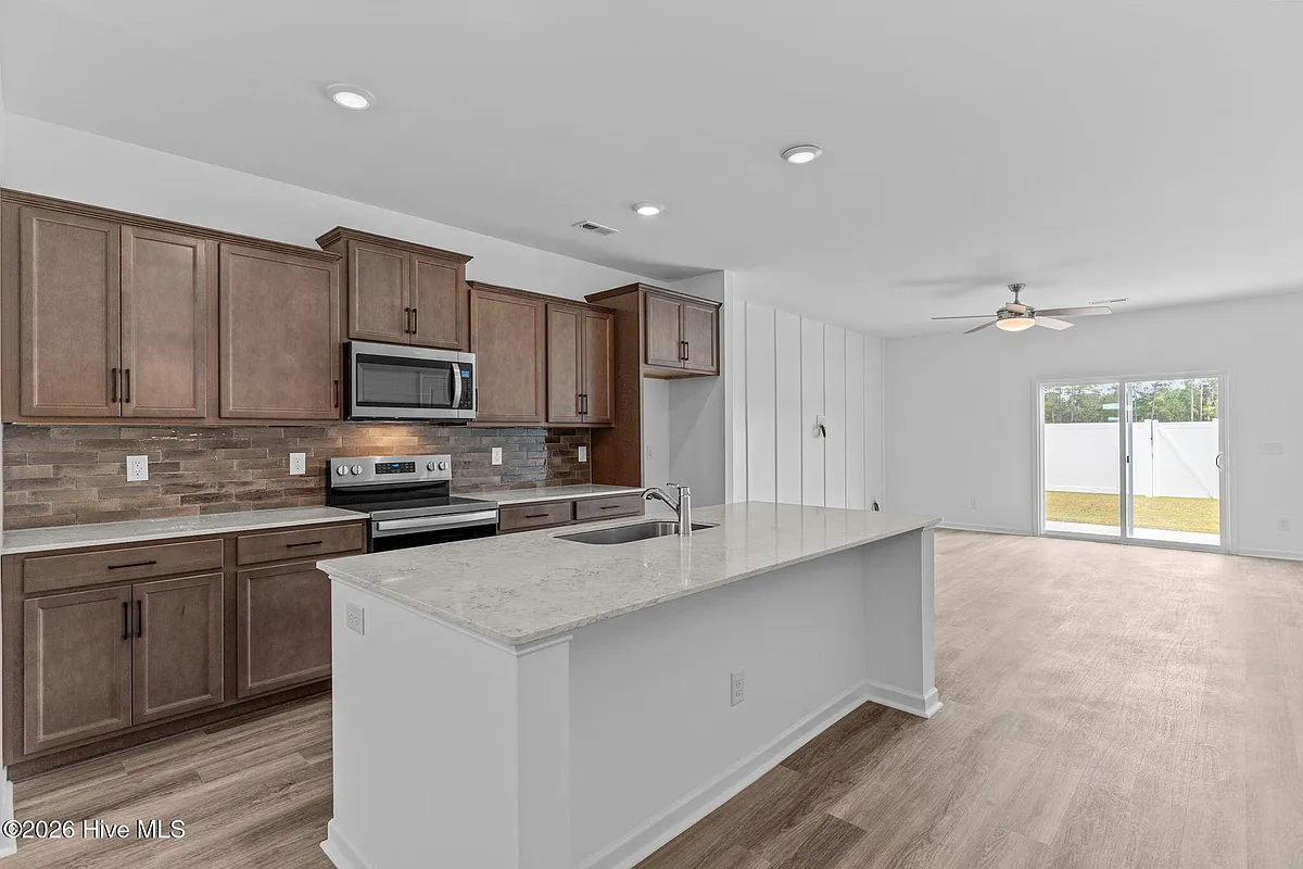 Building Photo - 7114 Fisk Dr NE #91