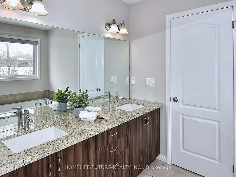 39 Summer Ln — Photo 24