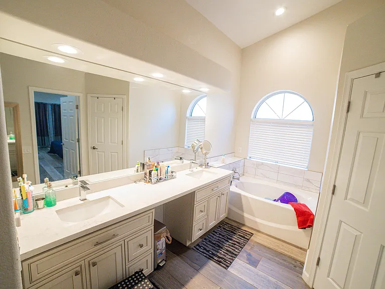 3226 E Rosemonte Dr — Photo 8